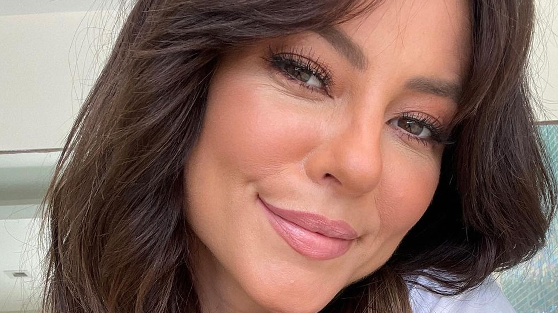 Paolla Oliveira aparece toda embonecada em dia de folga e seguidores aprovam: “Impecável”