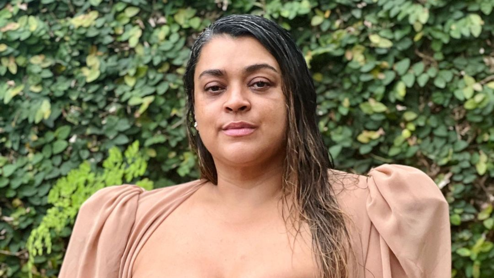 Com biquíni transparente, Preta Gil surge sem maquiagem e fãs enaltecem: “Lenda”