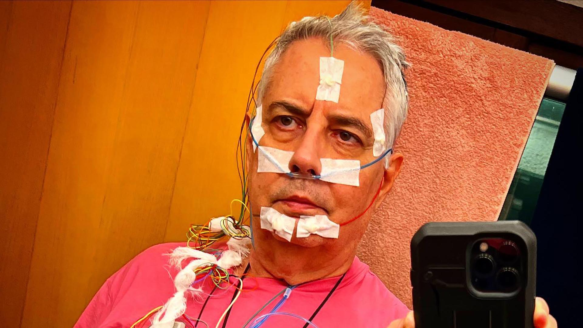 Aos 69 anos, marido de Rita Lee é hospitalizado e preocupa fãs: “Apavorado”