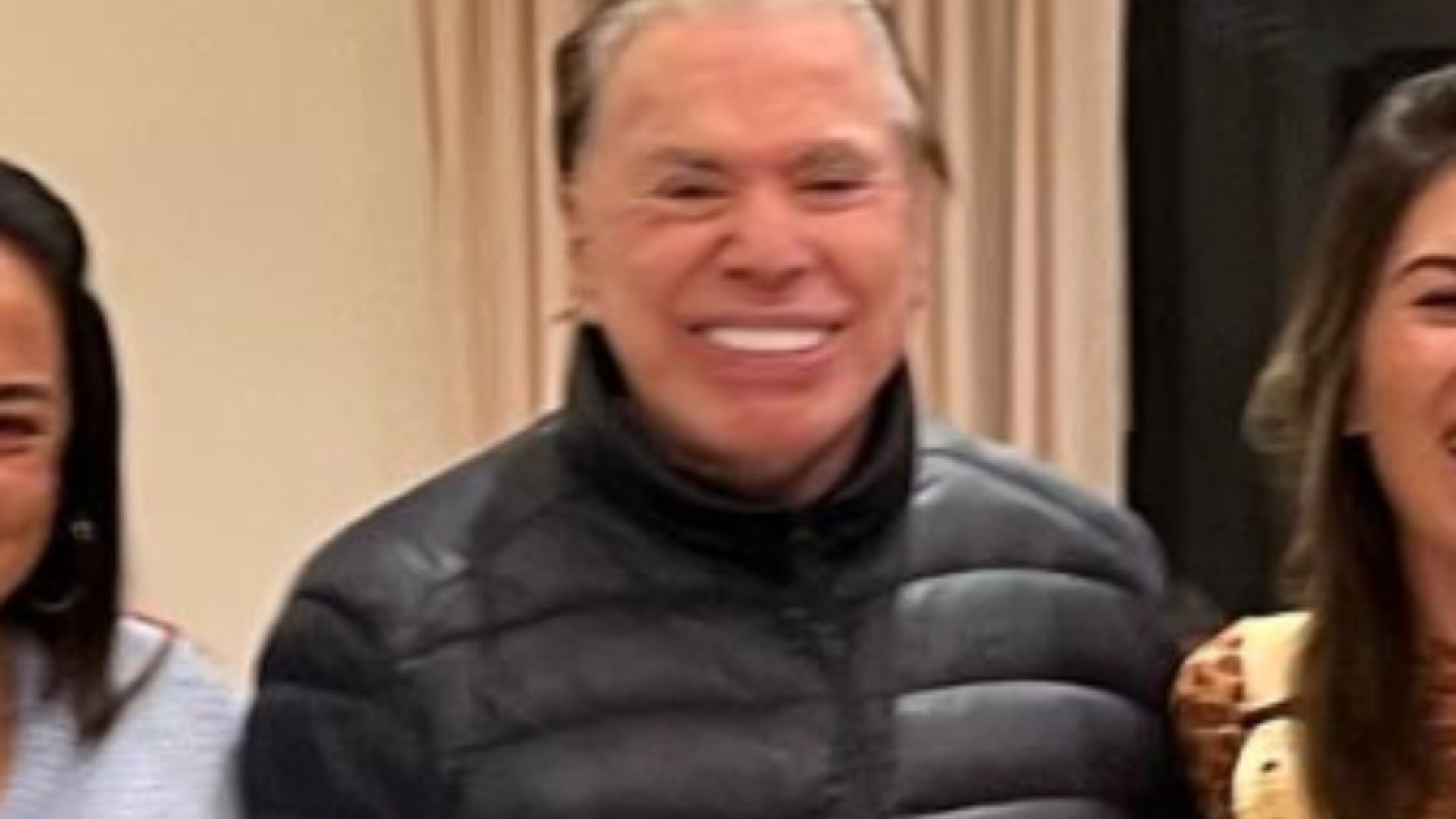 Aos 91 anos, Silvio Santos surge ao lado das filhas em foto raríssima: “Família”