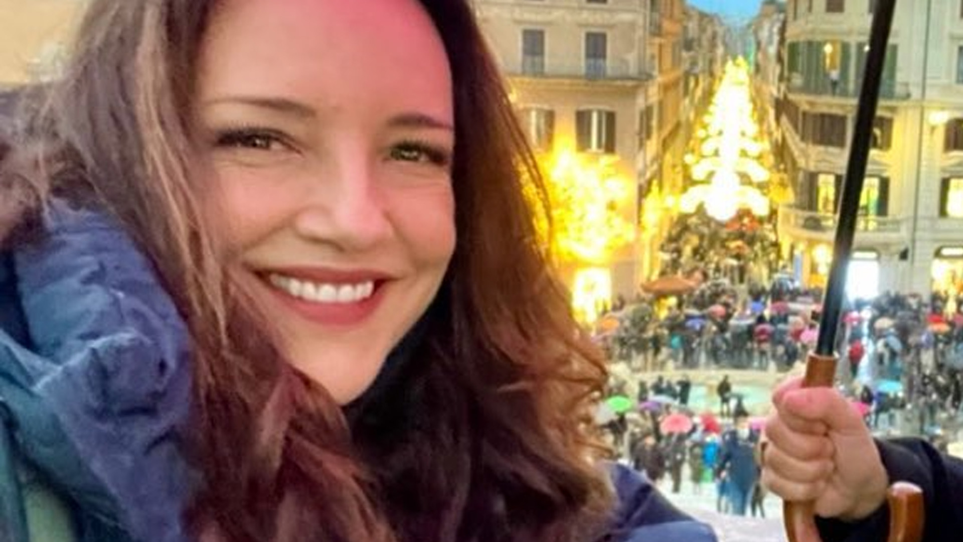 Ana Carolina surge em clique raro ao lado da namorada: “Juntinhas”