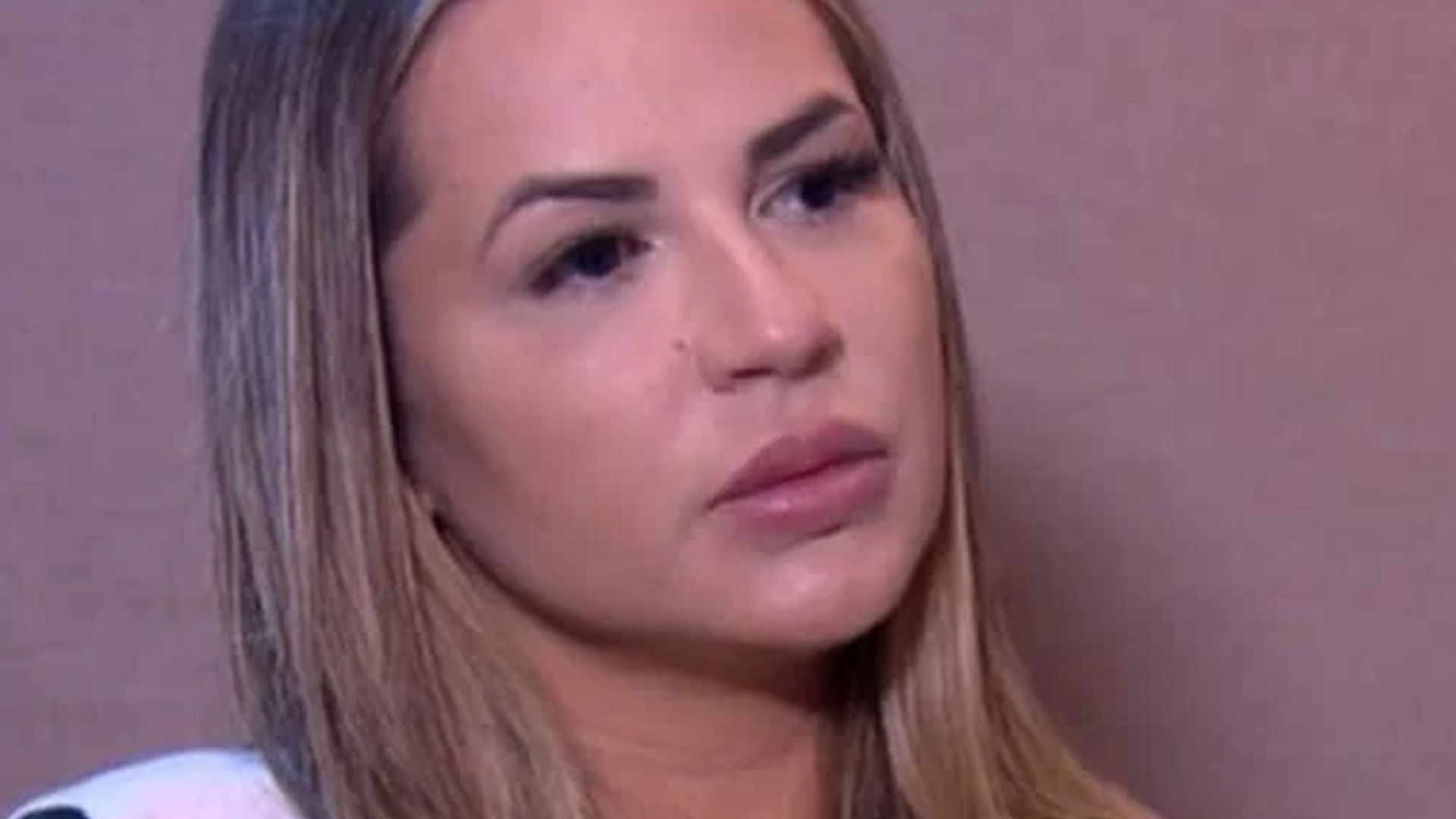 Deolane Bezerra é banida de rede social e perde 13 milhões de seguidores