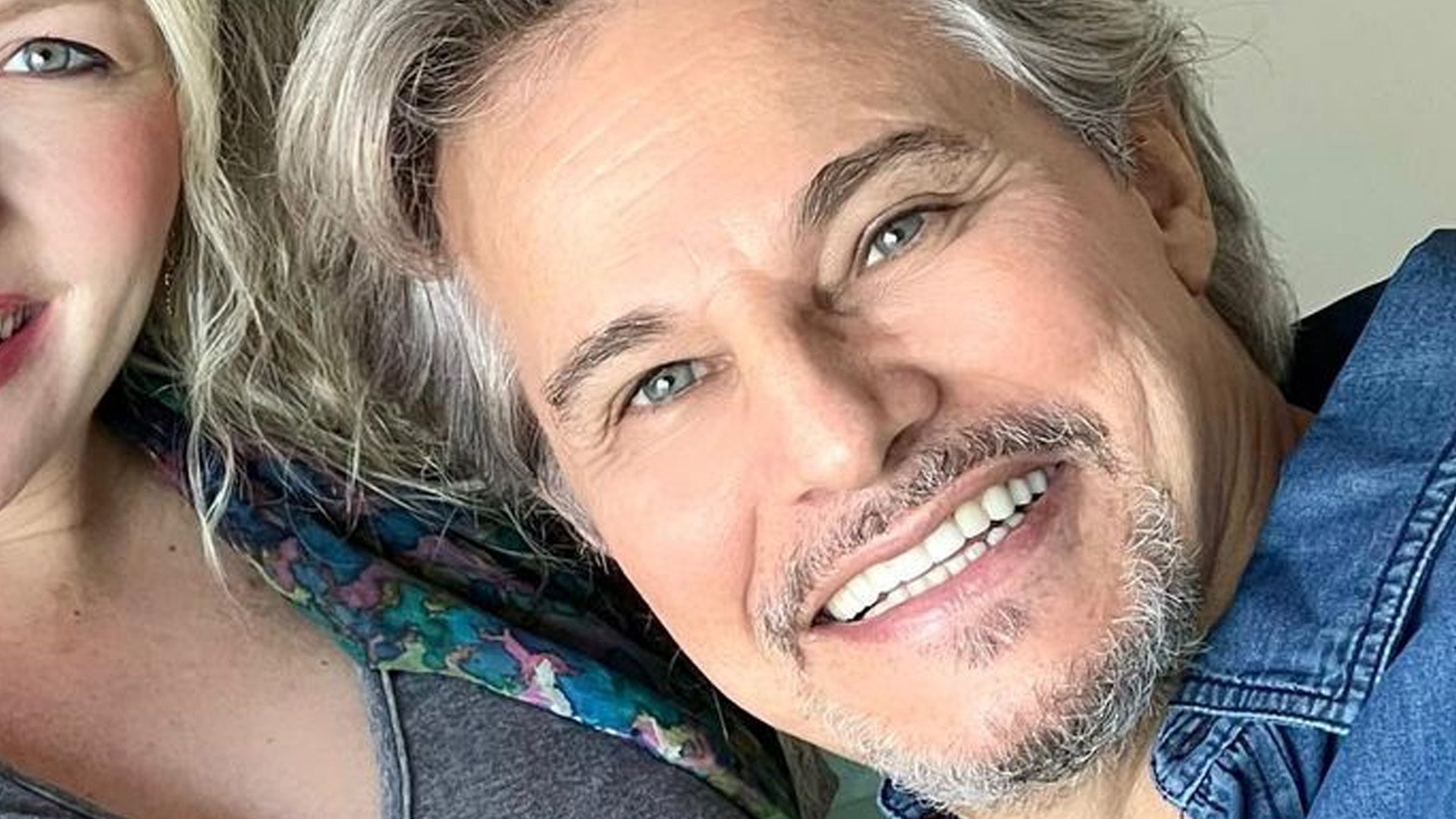 Edson Celulari mostra barrigão de sete meses da esposa: “Radiantes”
