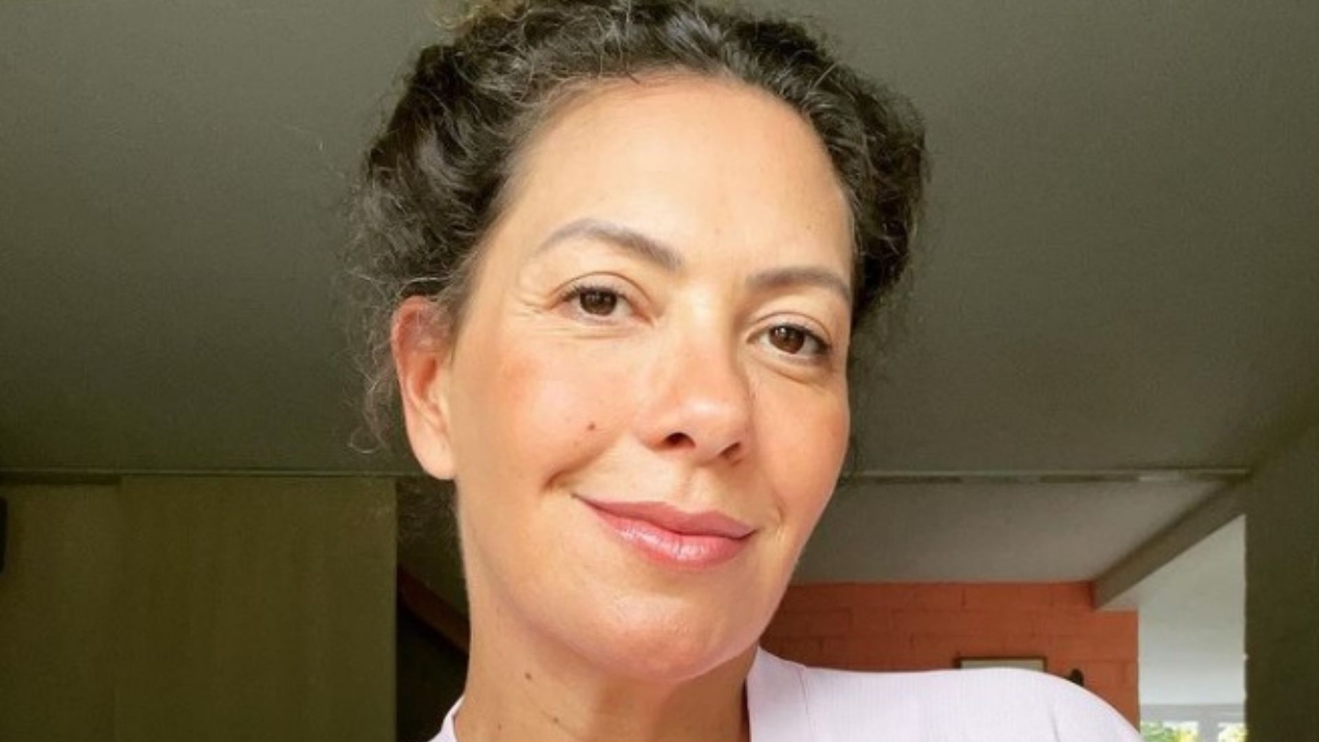 Grávida de gêmeos, Fabiula Nascimento ostenta barrigão no limite: “Nada mais belo”