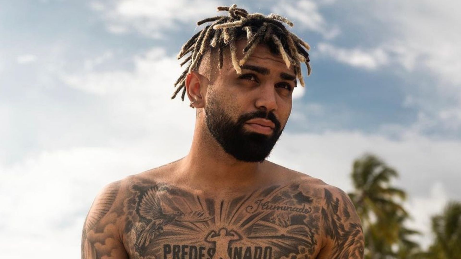 Gabigol dá show de estrelismo e fica irritado ao ser abordado por fãs