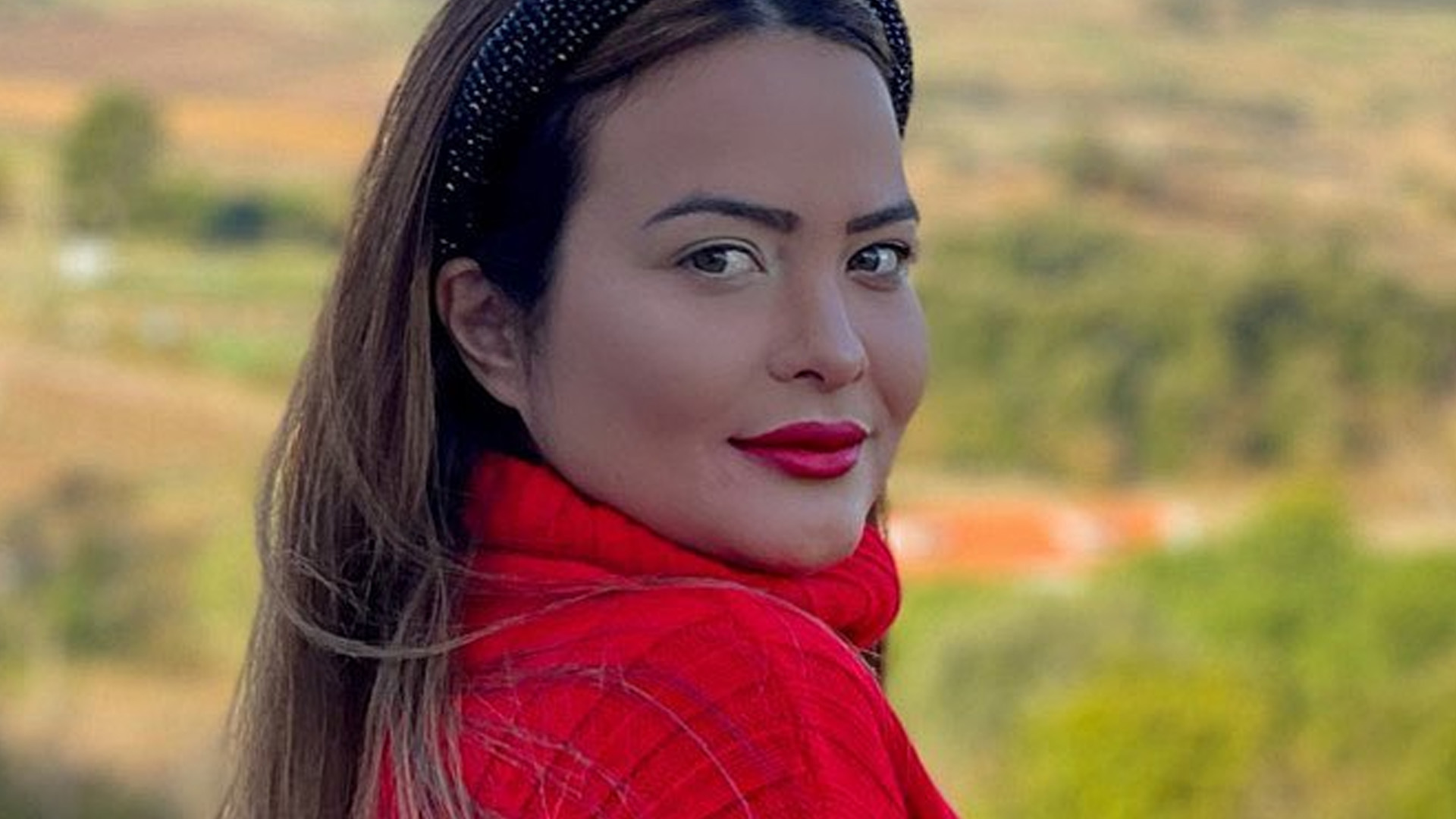 Geisy Arruda surge com calça coladinha e marca bumbum: “Espetacular”