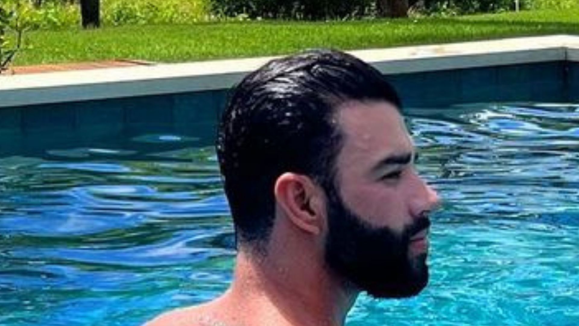 Gusttavo Lima exibe braços super musculosos e deixa fãs babando: “Que homem”