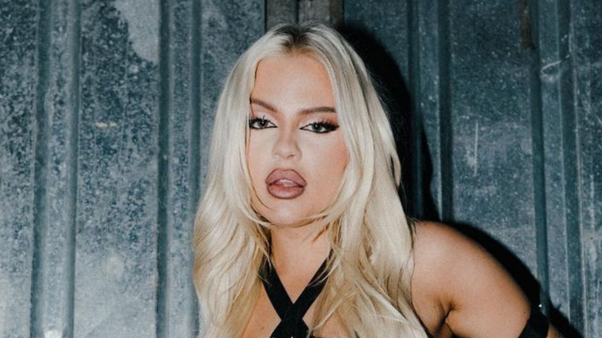 Luísa Sonza posa de ladinho exibindo bumbum avantajado com look ousado: “Poderosa”