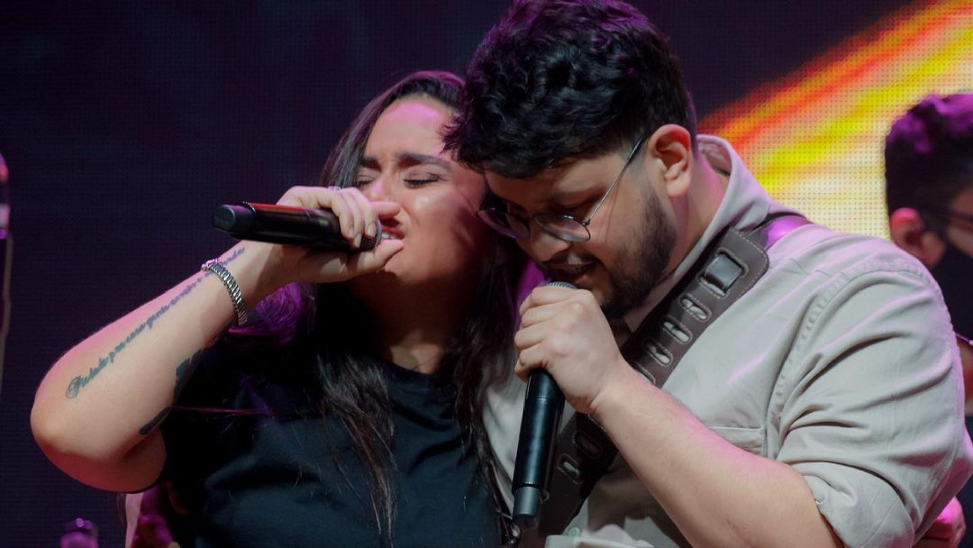 Abalada, Luiza cancela shows após morte do cantor Maurílio: “Pedimos orações”