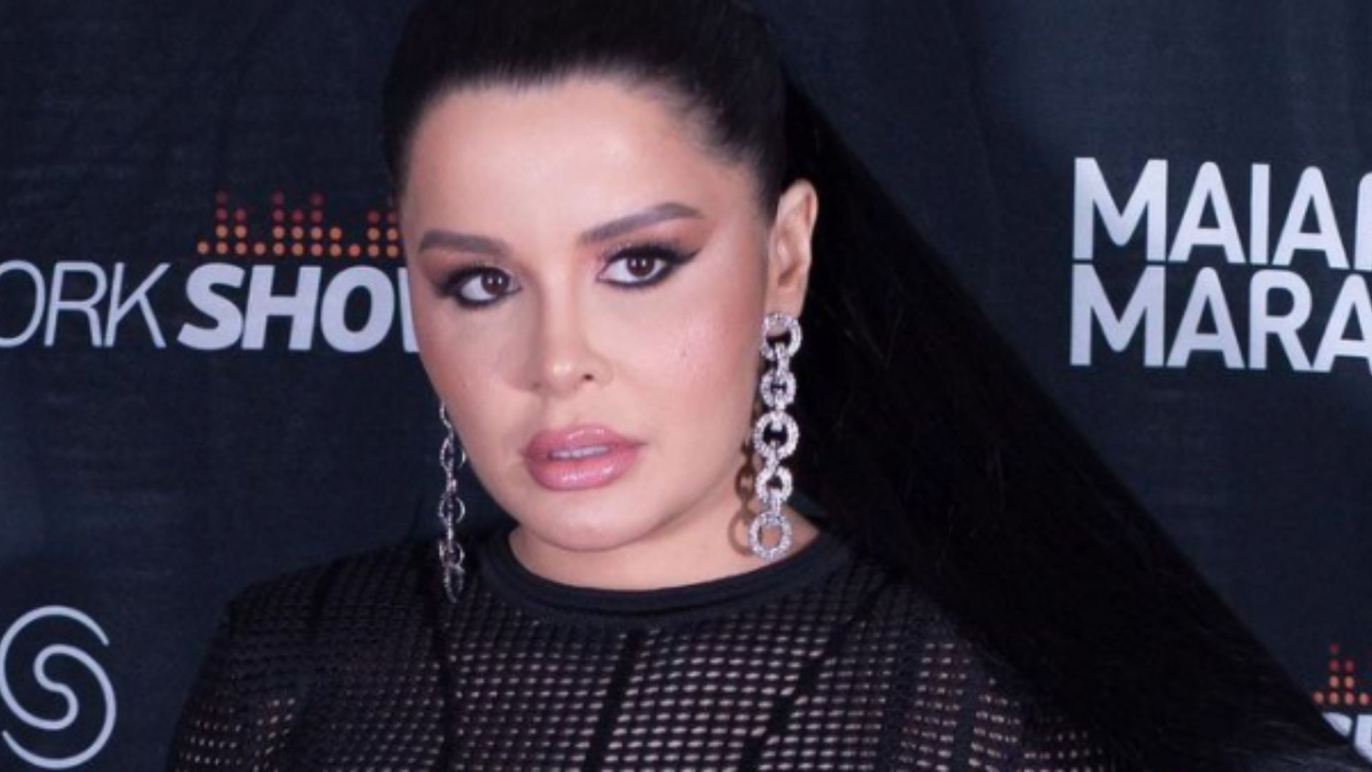 Maraisa elege malha transparente e esbanja sensualidade em show: “Mulherão”