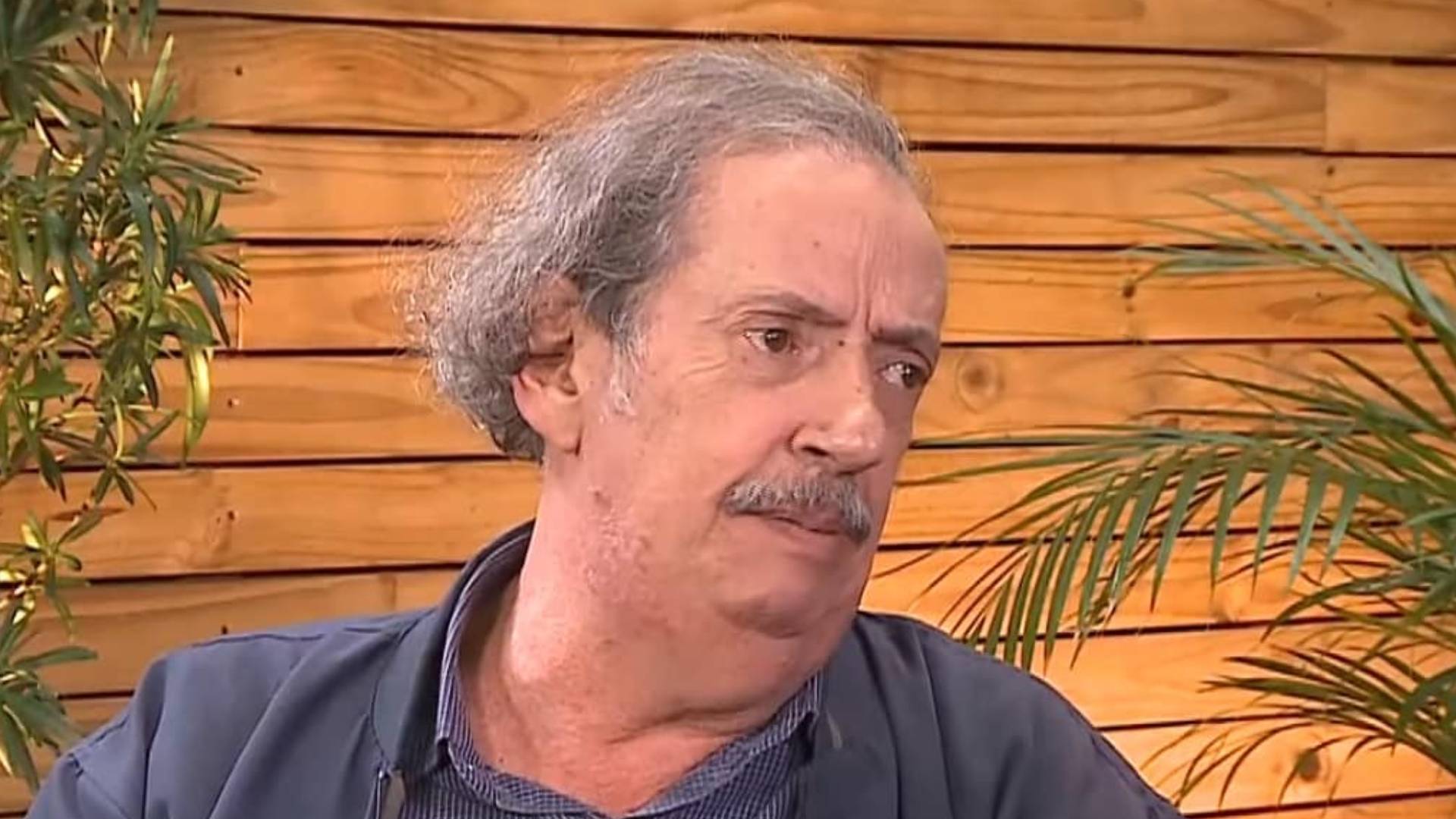 Aos 65 anos, Marcos Oliveira surge debilitado e é internado no Rio de Janeiro