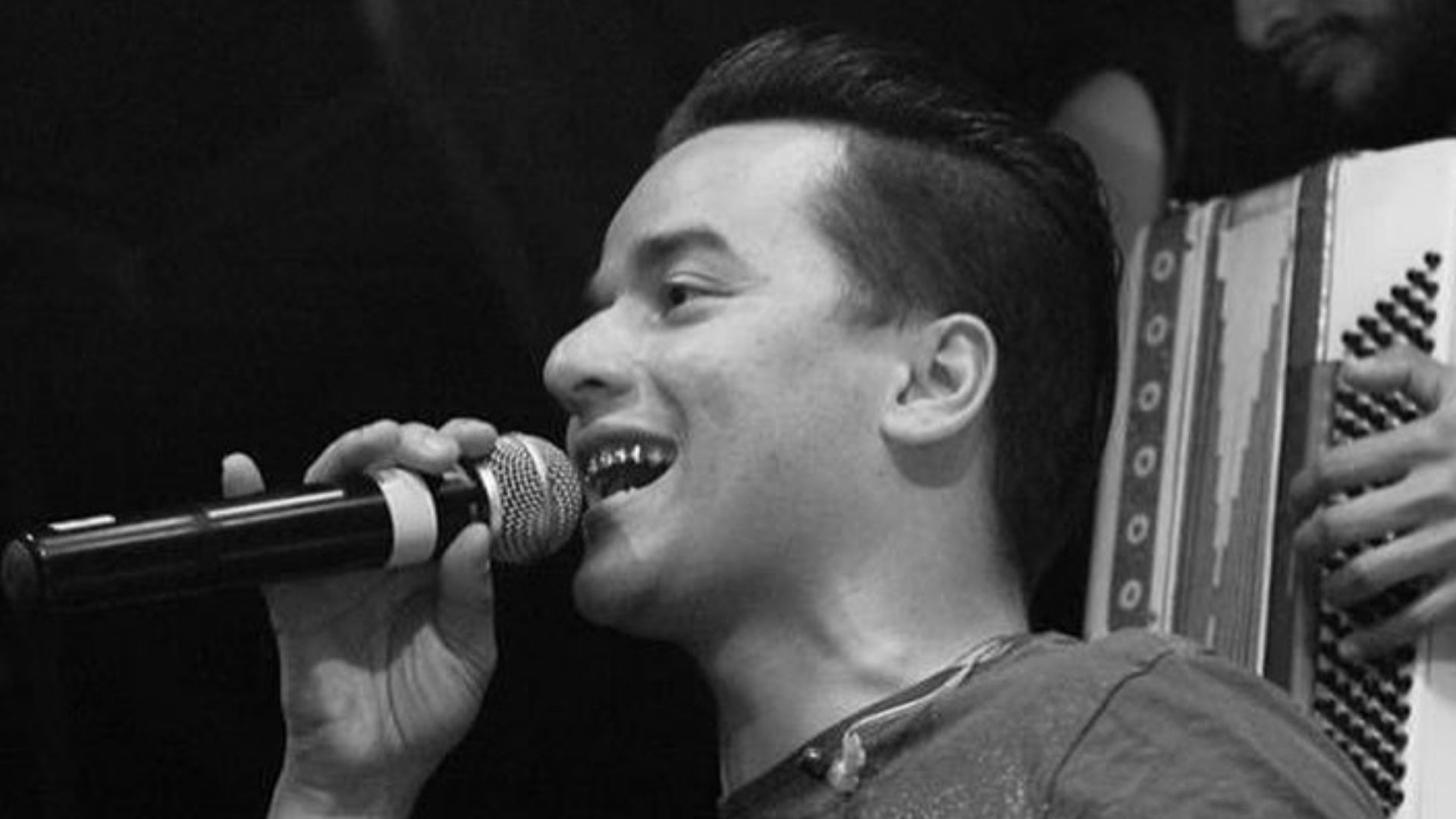 Morre cantor sertanejo Yago, da dupla com Santhiago, e corpo é enterrado em Curitiba