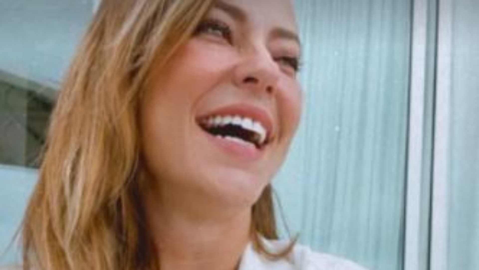 Paolla Oliveira aposta em cropped curtinho e barriga trincada impressiona fãs