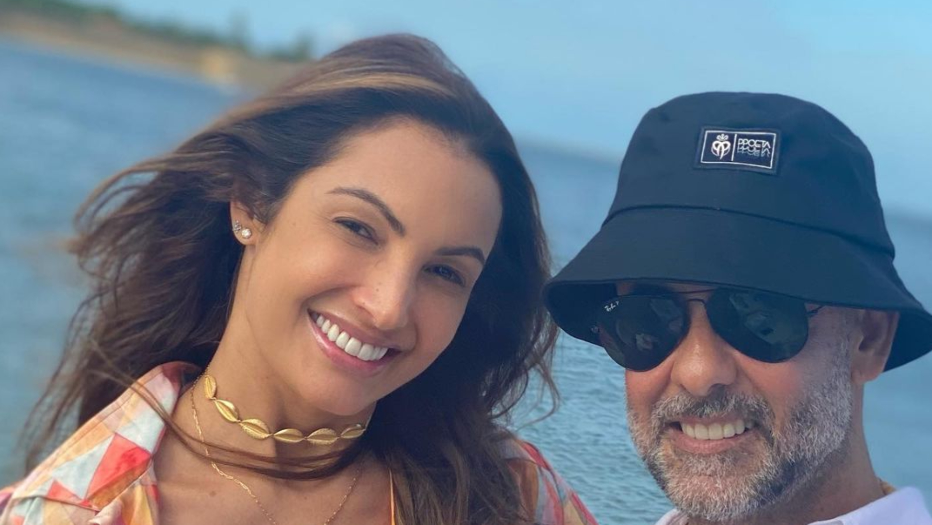 Patrícia Poeta compartilha clique raríssimo de biquíni e movimenta a web: “Gata”