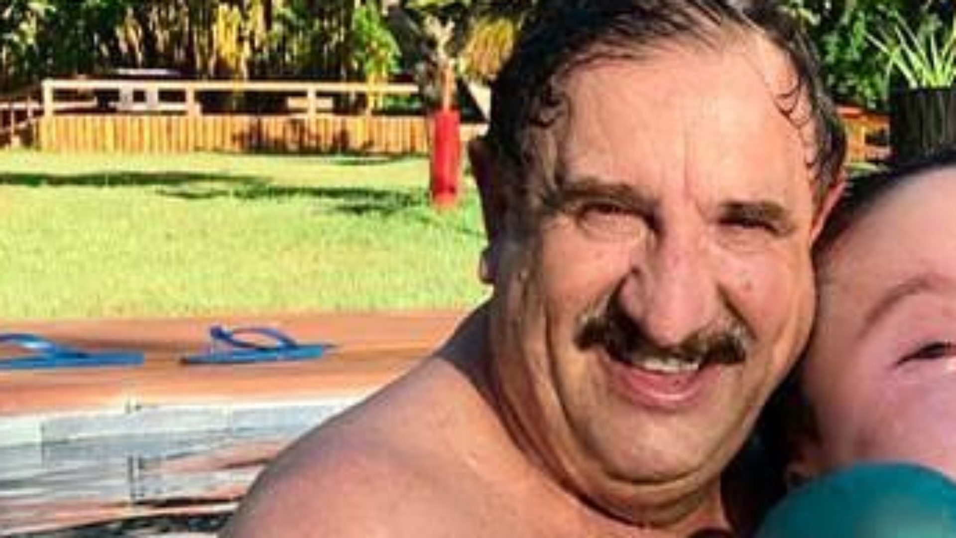 Ratinho paparica neto caçula em rara aparição juntos: “Vovô coruja”
