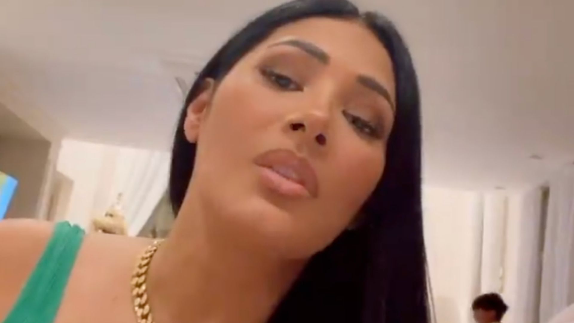 Simaria rebate rumores de romance com ex-BBB: “Estou correndo de homem”
