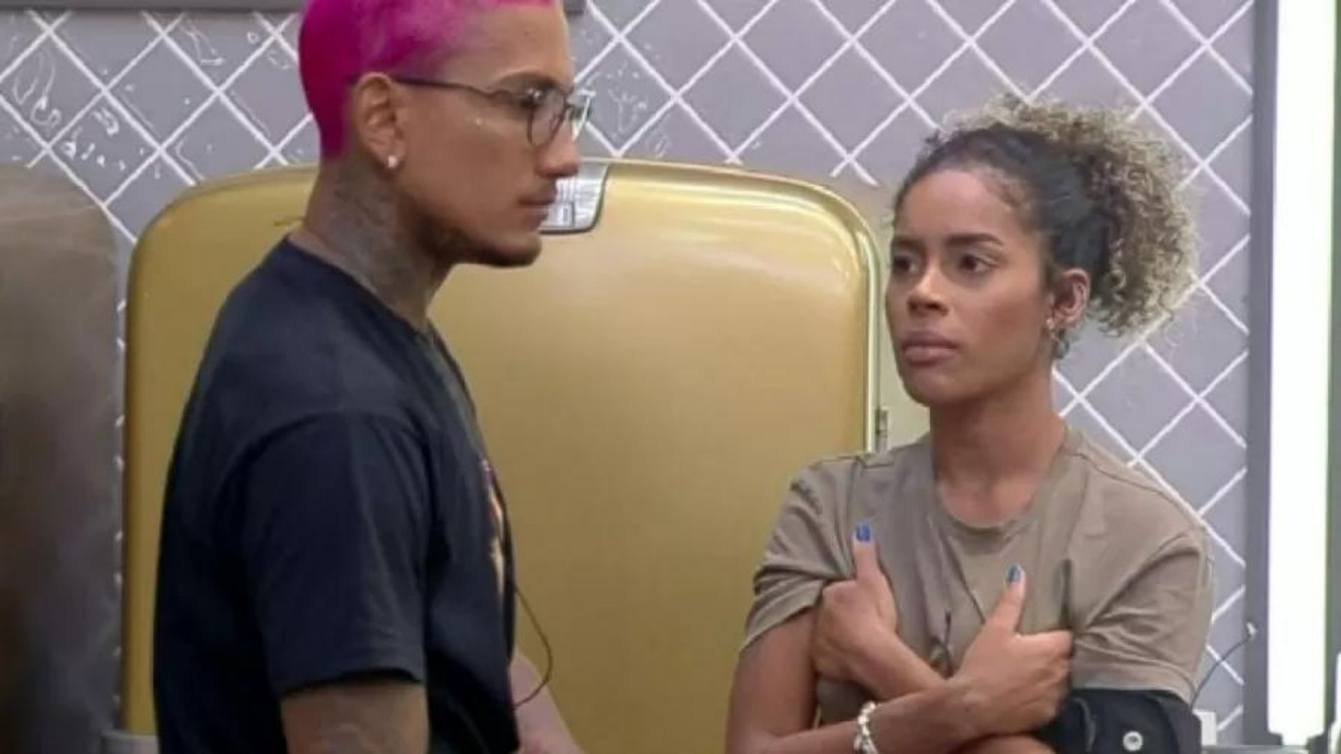 Fora de ‘A Fazenda’, Dynho e Sthe se revoltam e cancelam programa ao vivo na Record