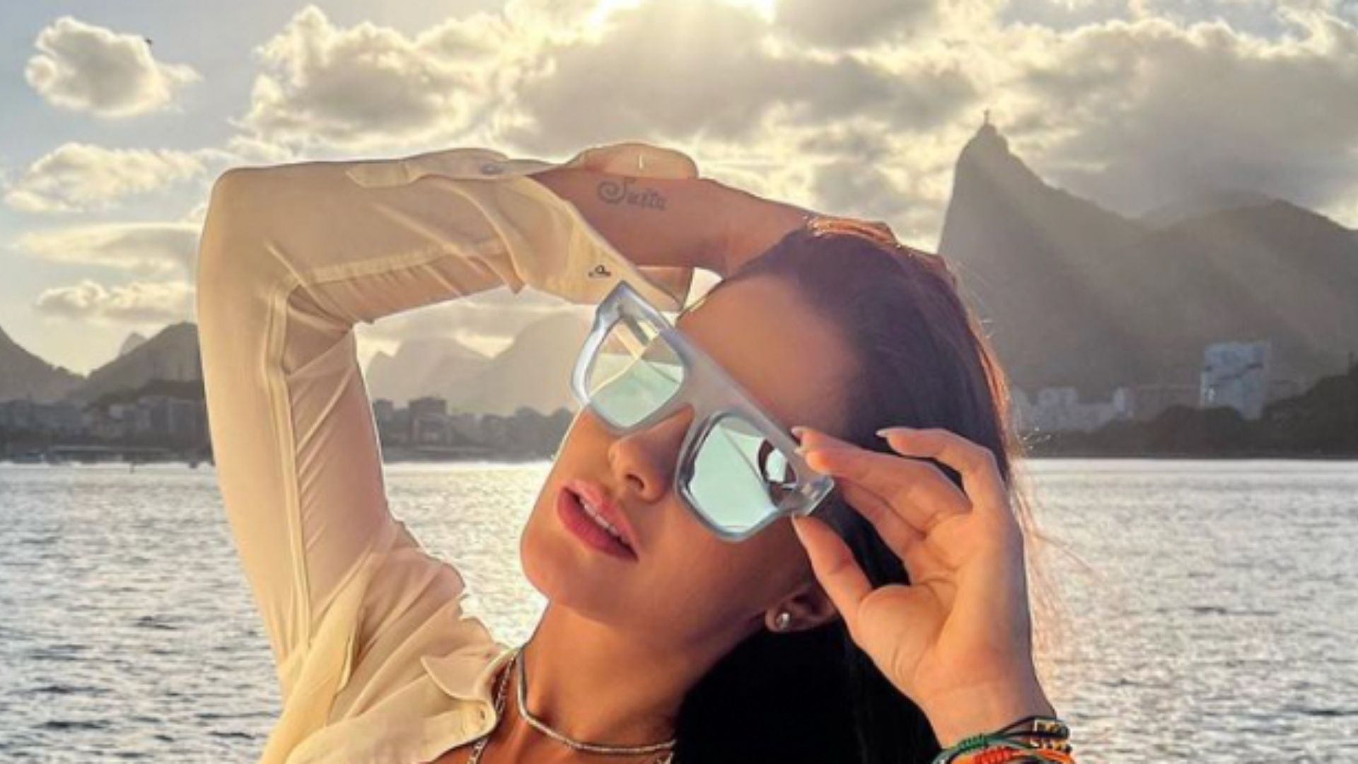 Andressa Suita exibe corpaço em iate de R$ 25 milhões do marido, Gusttavo Lima