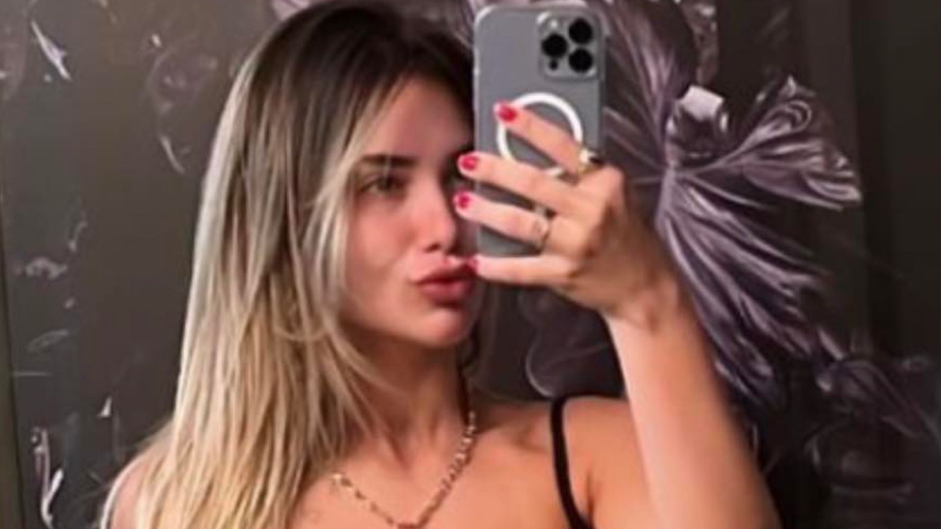 Virgínia Fonseca usa biquíni PP e silhueta perfeita arranca suspiros: “Delícia”