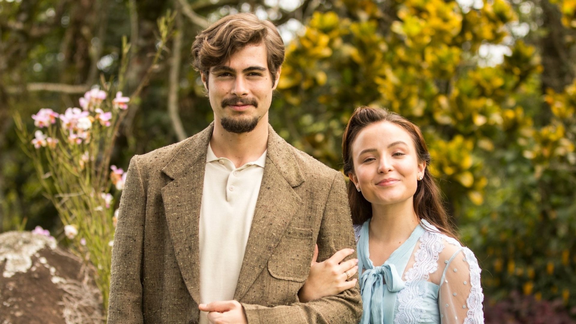 Além da Ilusão: Rafael Vitti e Larissa Manoela tem voz de Marisa Monte como tema