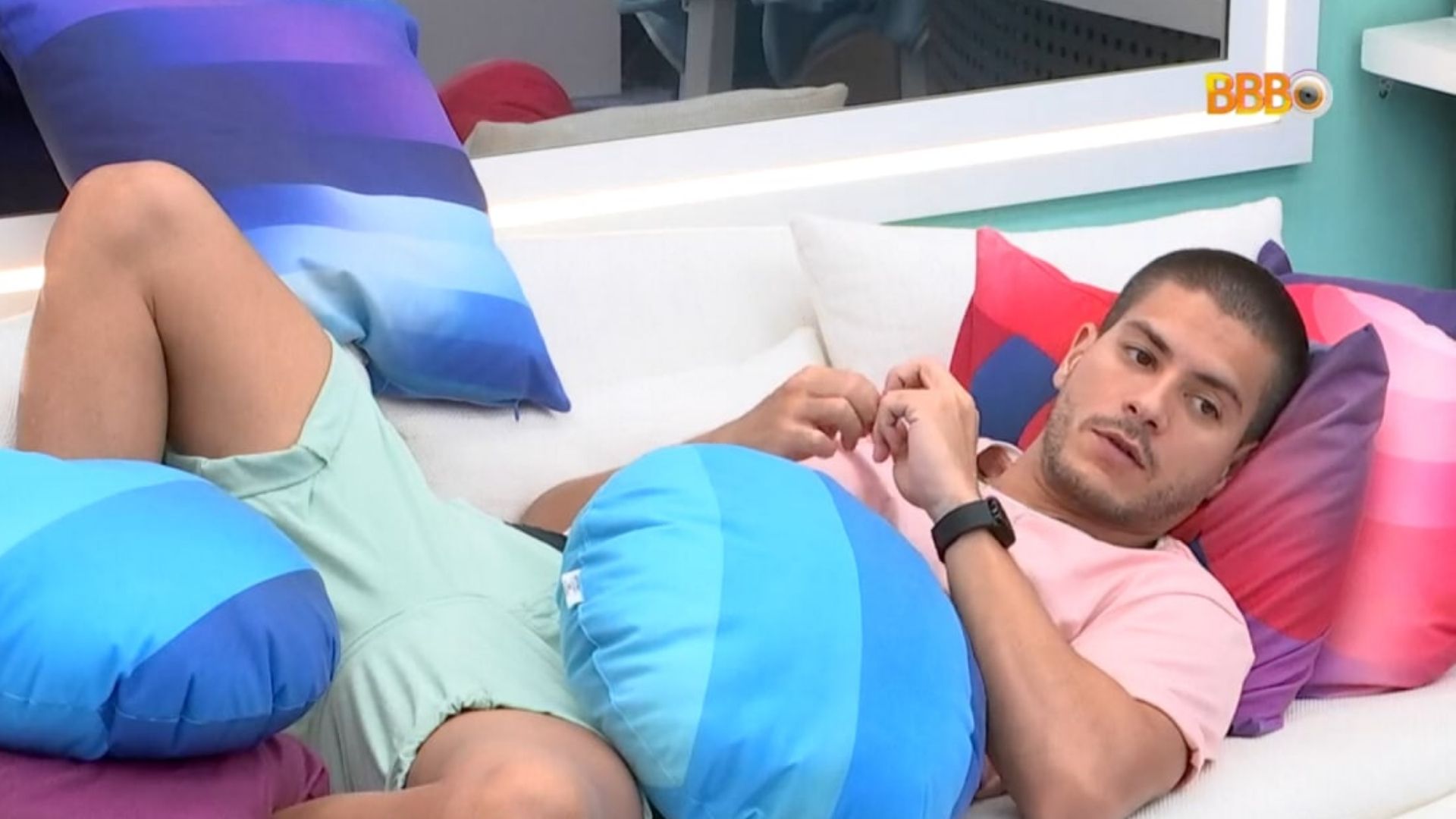 BBB22: Arthur ameaça sair do programa caso entrem mais brothers: “Aperto o botão”