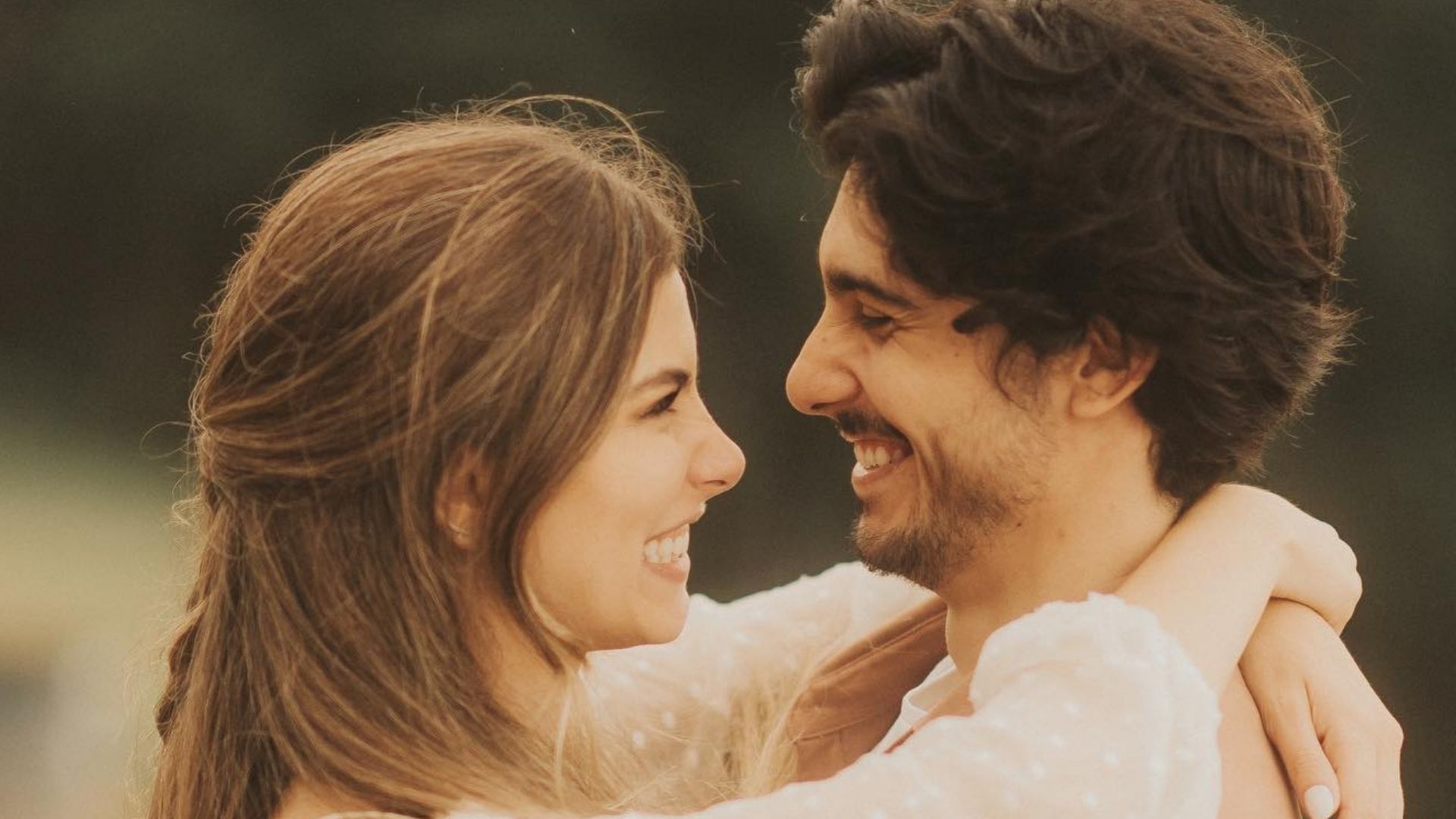 Bruna Hamú anuncia noivado com Leonardo Feltrim e se declara: “Para sempre”