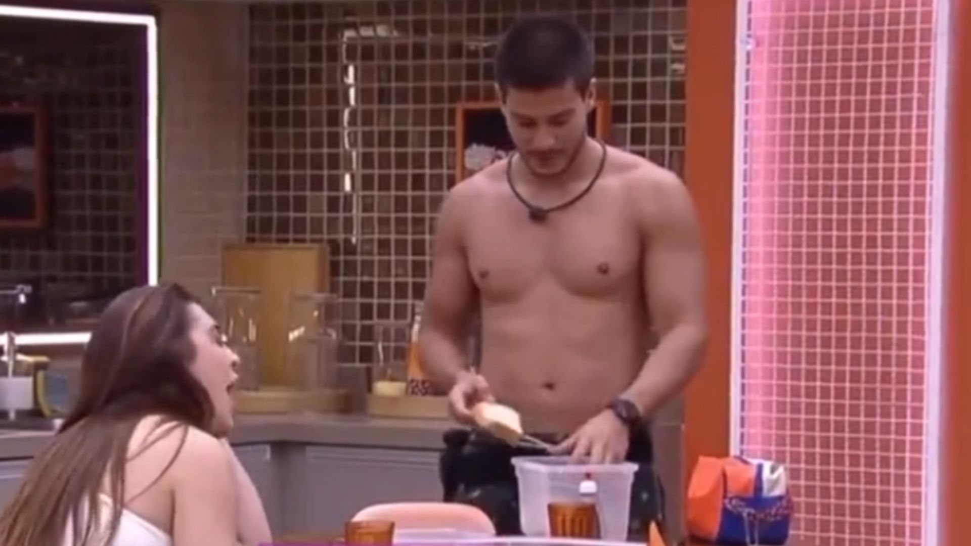 BBB22: Convencido da eliminação, Arthur Aguiar come toda a sua comida: “Vou nessa”