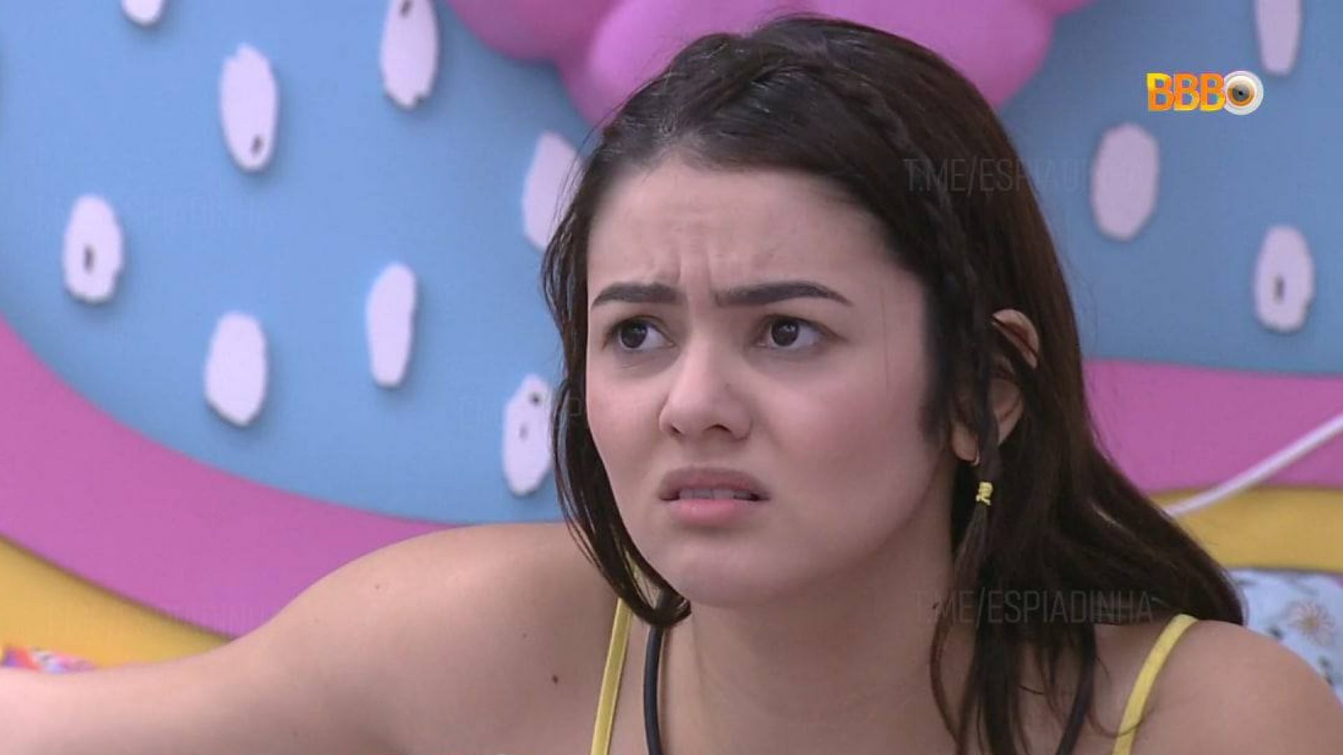 BBB22: Eslovênia confirma perseguição por Natália e revela medo: “Ela é forte”