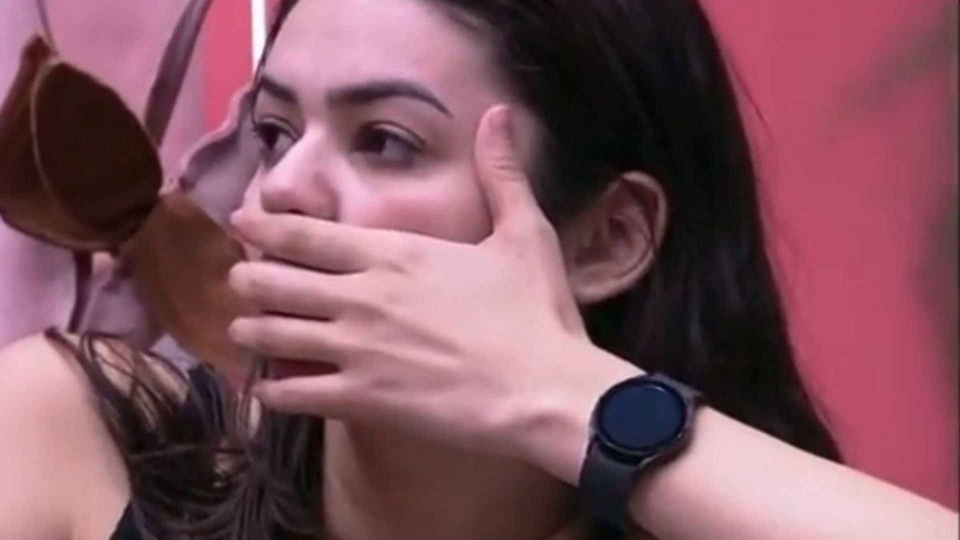 BBB22: Produção chama Eslovênia ao confessionário para atendimento médico