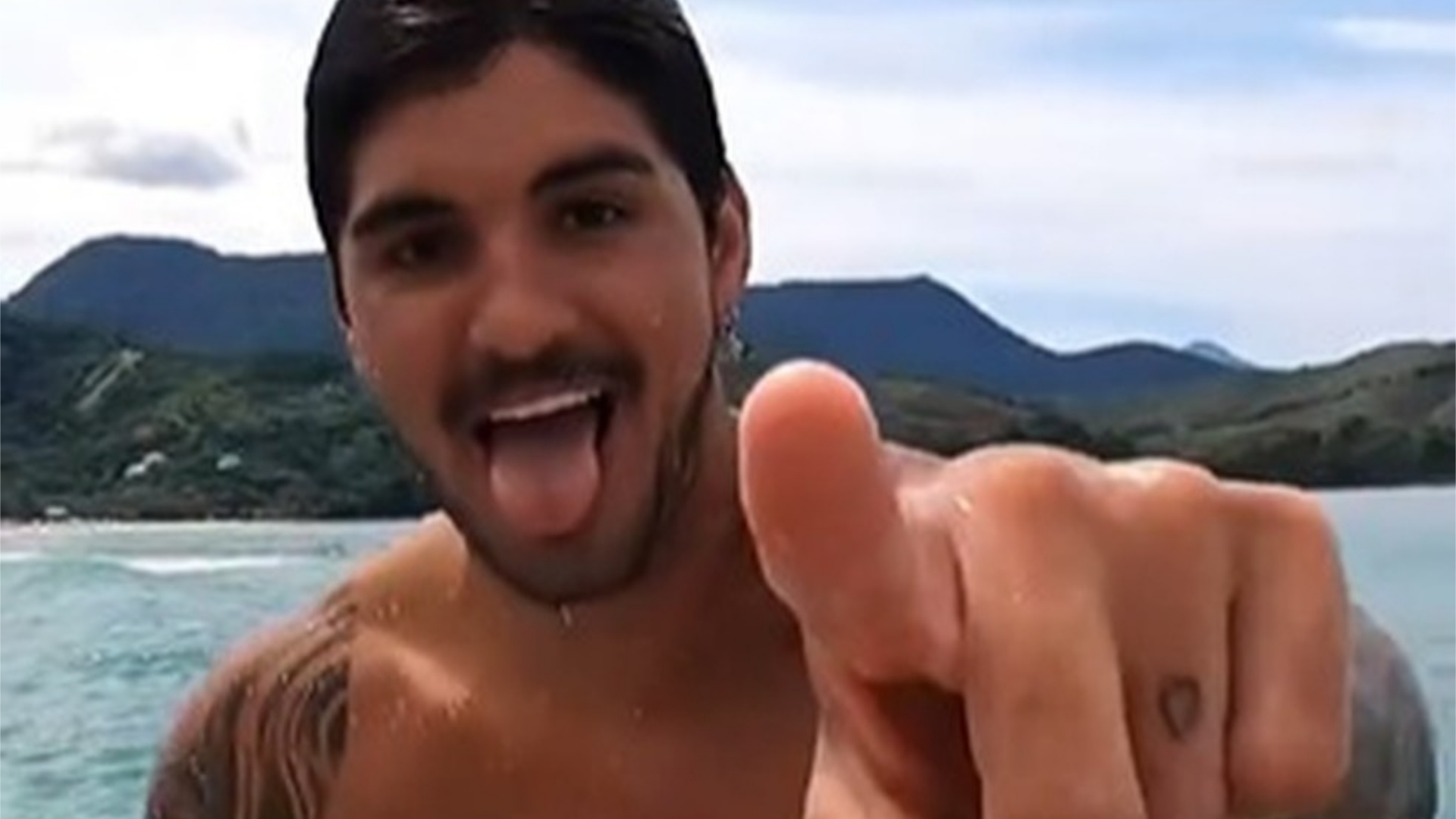 Gabriel Medina volta a surfar e manda recado para Yasmin Brunet após separação