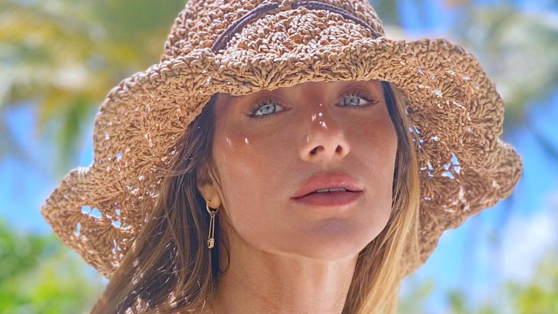 Giovanna Ewbank posa com cropped estiloso e dá zoom em bumbum gigante: “Gostosa”