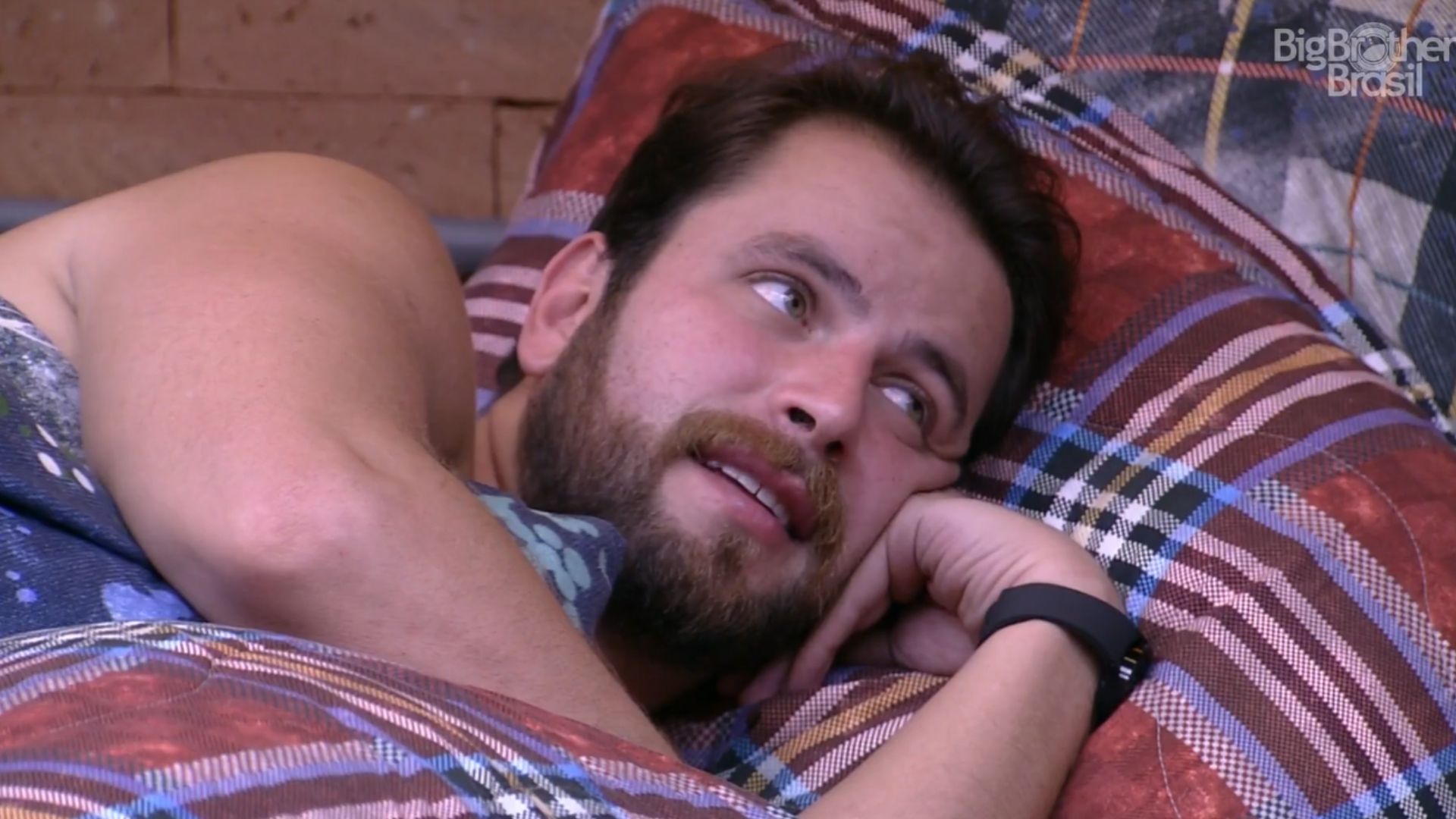 BBB22: Gustavo dá cortada em brother após pergunta sobre prova: “Depois pensa”
