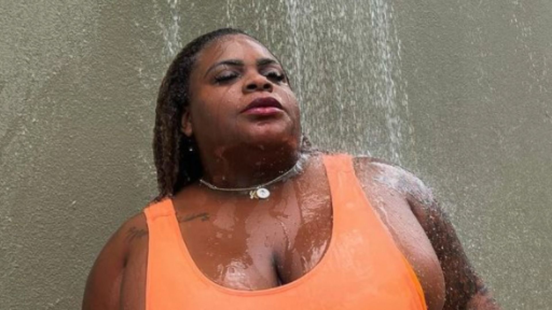 Jojo Todynho posa de biquíni e manda recado ousado: “Muito bem comida”