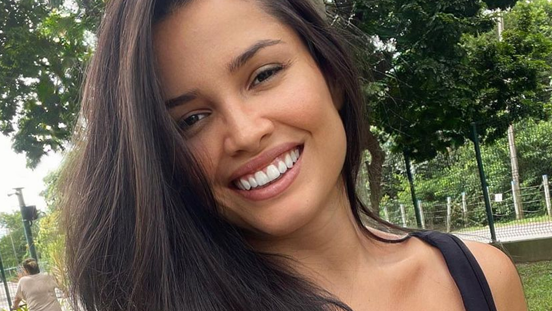 Ex-BBB Juliette Freire aparece com decotão aberto e causa: “Natural”