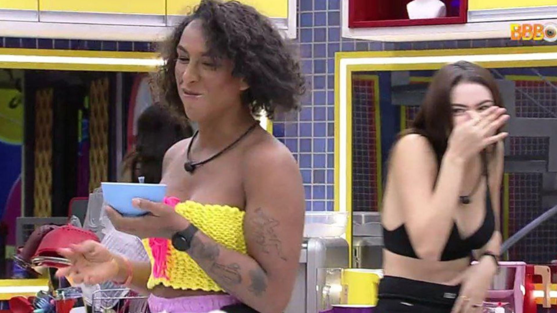 BBB22: Linn e Eslô assaltam geladeira antes de sair do VIP: “Não vai ter nada”