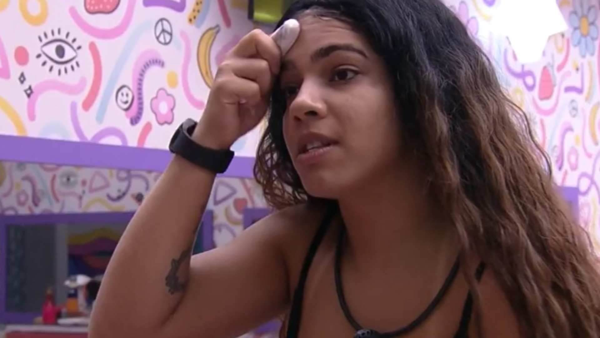 BBB22: Maria esquece de Arthur Aguiar e mira nova sister: “Já virou opção”
