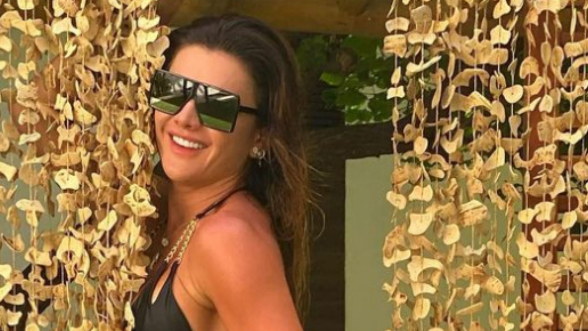 Poderosa! Mirella Santos posa de fio-dental e corpo magérrimo choca: “Perfeita”
