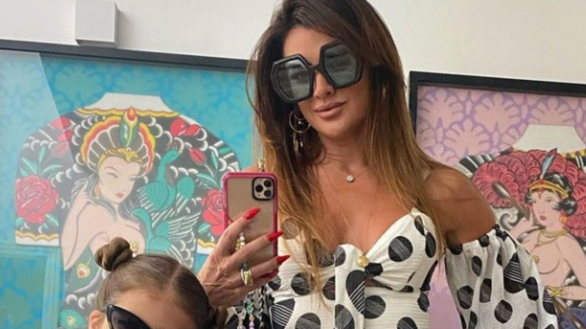 Filha de Mirella Santos e Ceará surge maquiada em foto: “Tempo está voando”