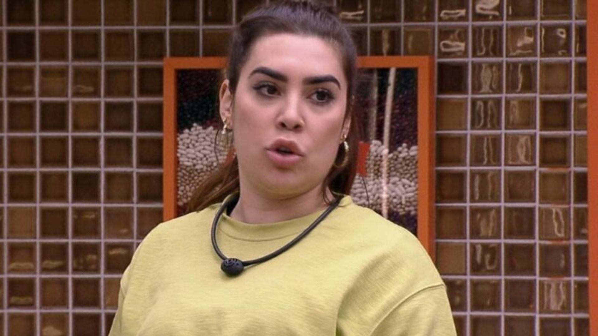 BBB22: Naiara imita porco e dá ultimato para sister: “Vai tomar banho”