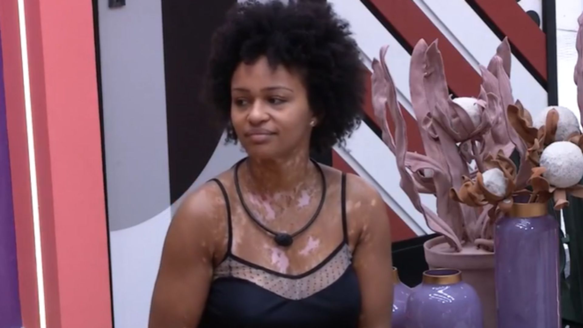 BBB22: Natália flagra Gustavo em momento íntimo e se acanha: “Morrendo de vergonha”