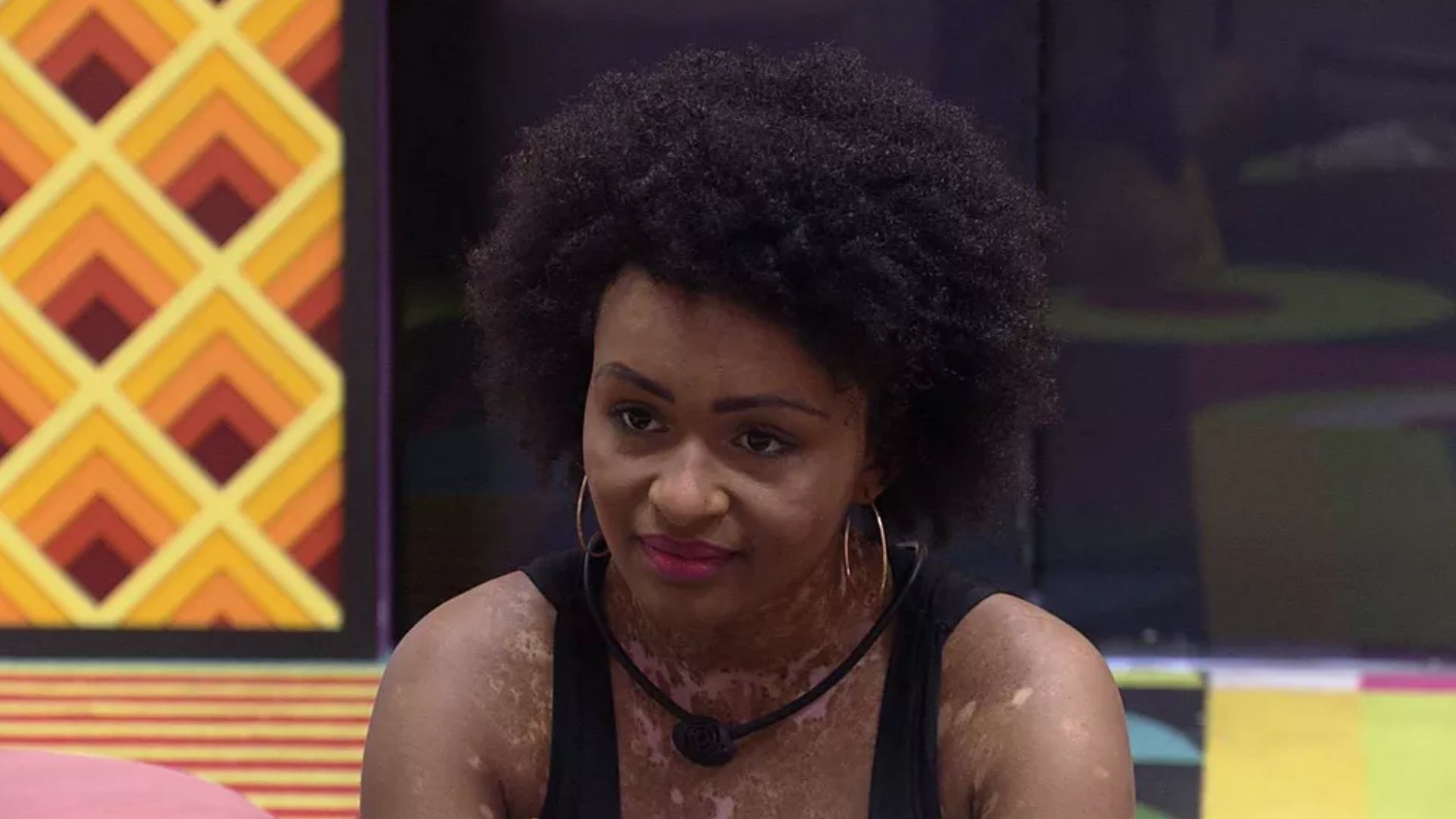 BBB22: Natália diz estar sendo perseguida e teme eliminação: “Vão começar a fuzilar”