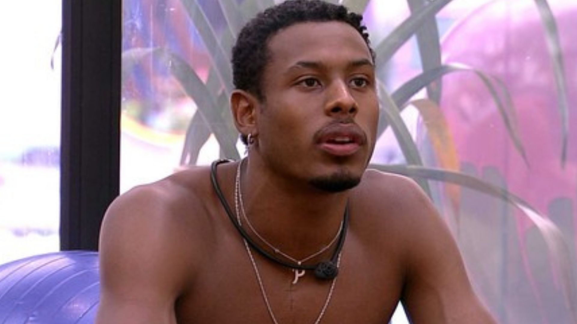 BBB22: Paulo André aponta incoerência de amigo e fala mal: “Dá uma pipocada”