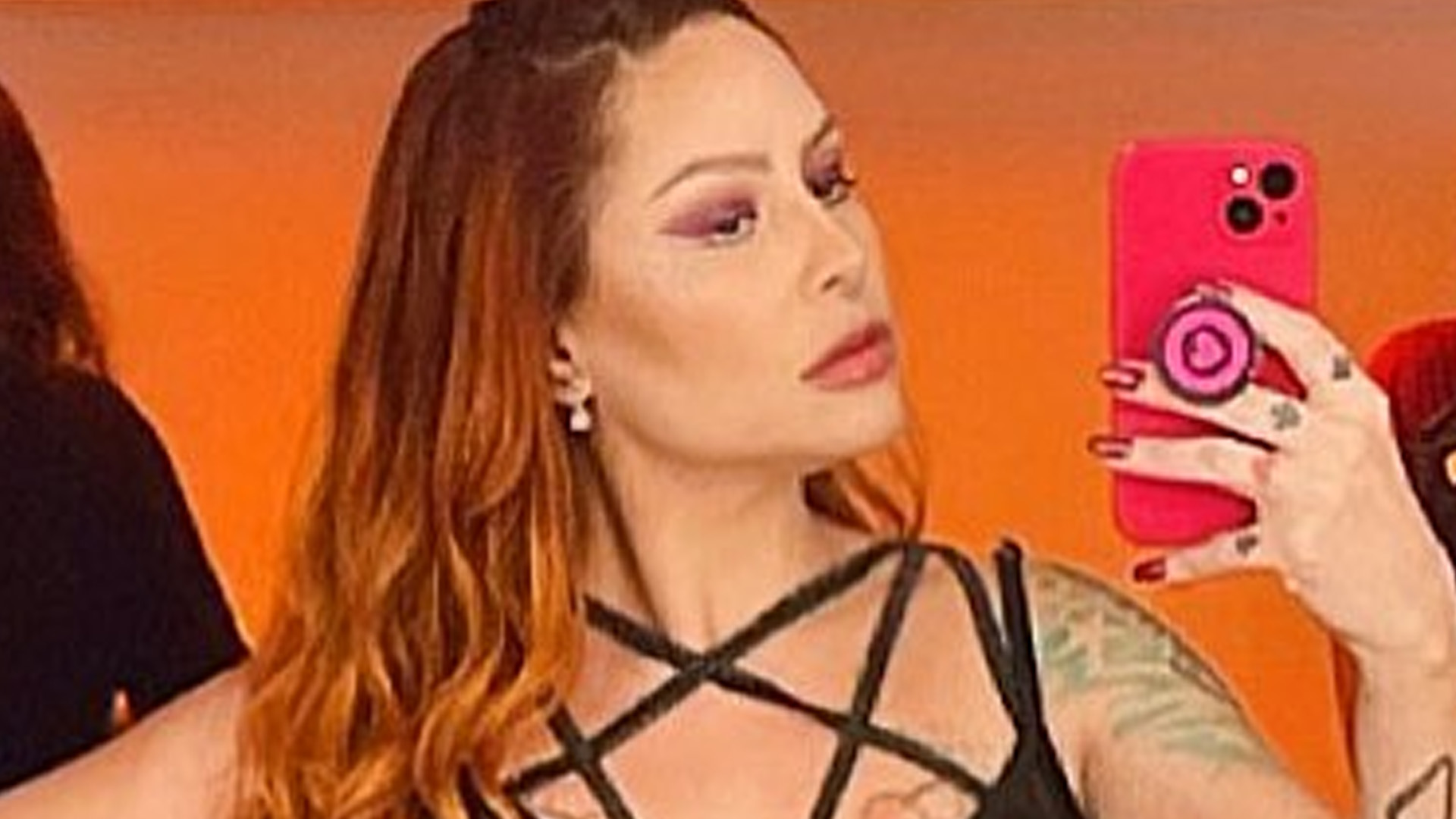 Pitty aparece com look transparente e mostra corpão aos 44 anos: “Mulherão”