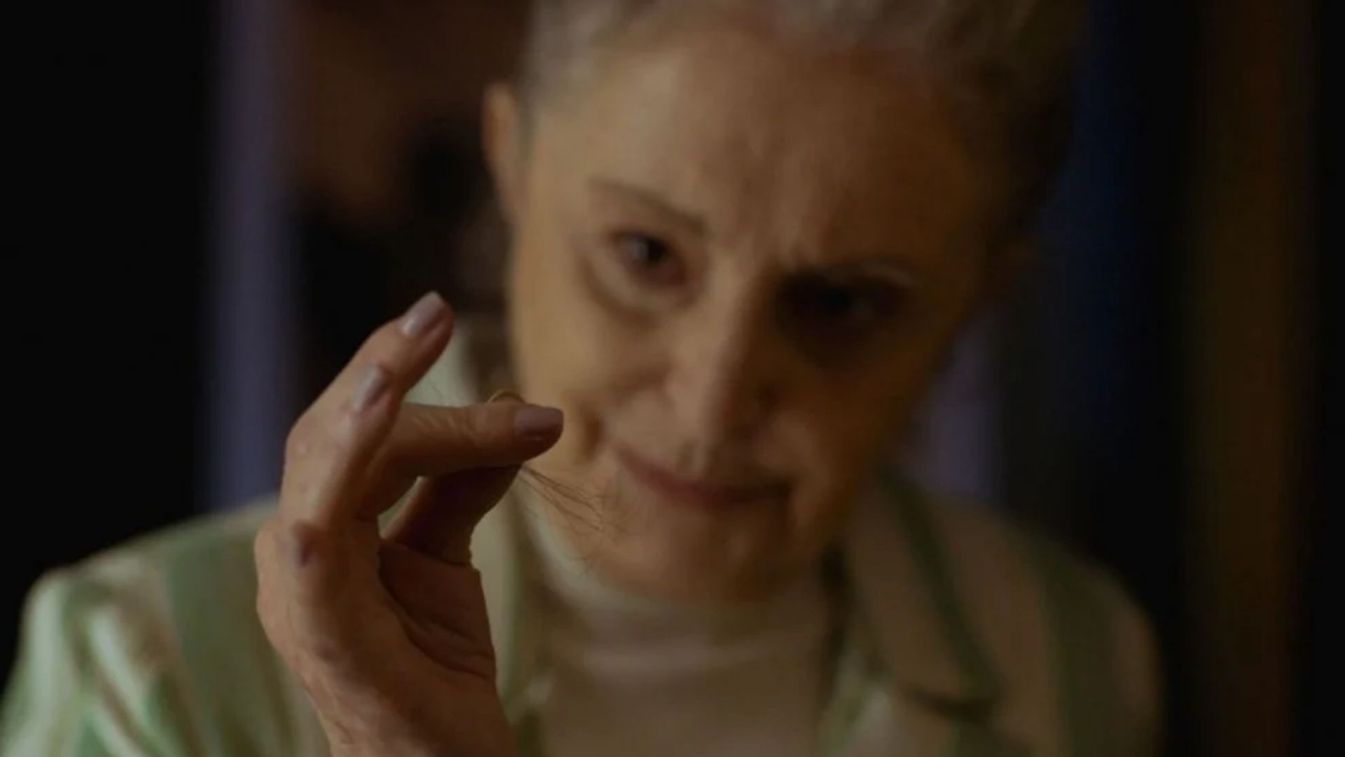 Quanto Mais Vida, Melhor!: Celina encomenda exame de DNA para acabar com Rose