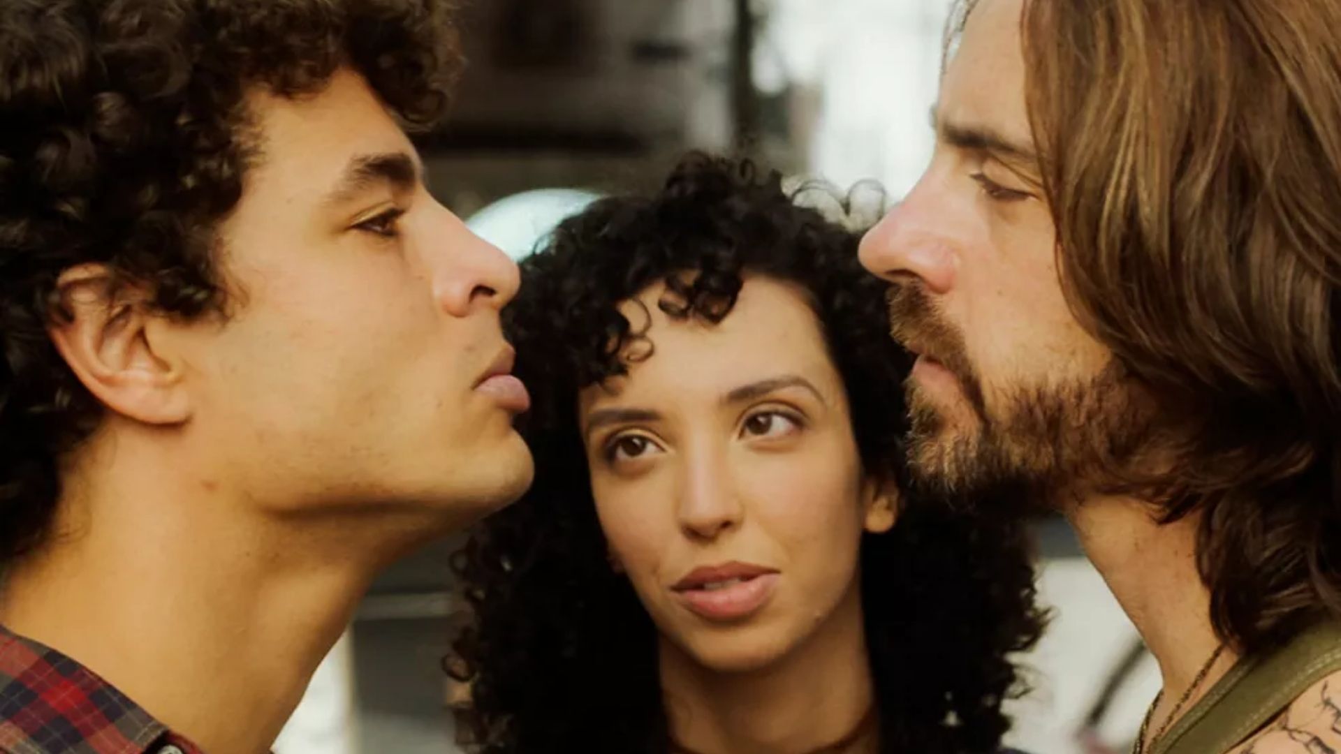 Quanto Mais Vida, Melhor!: Tigrão peita Roni por Tina: “Precisando aprender uma lição”