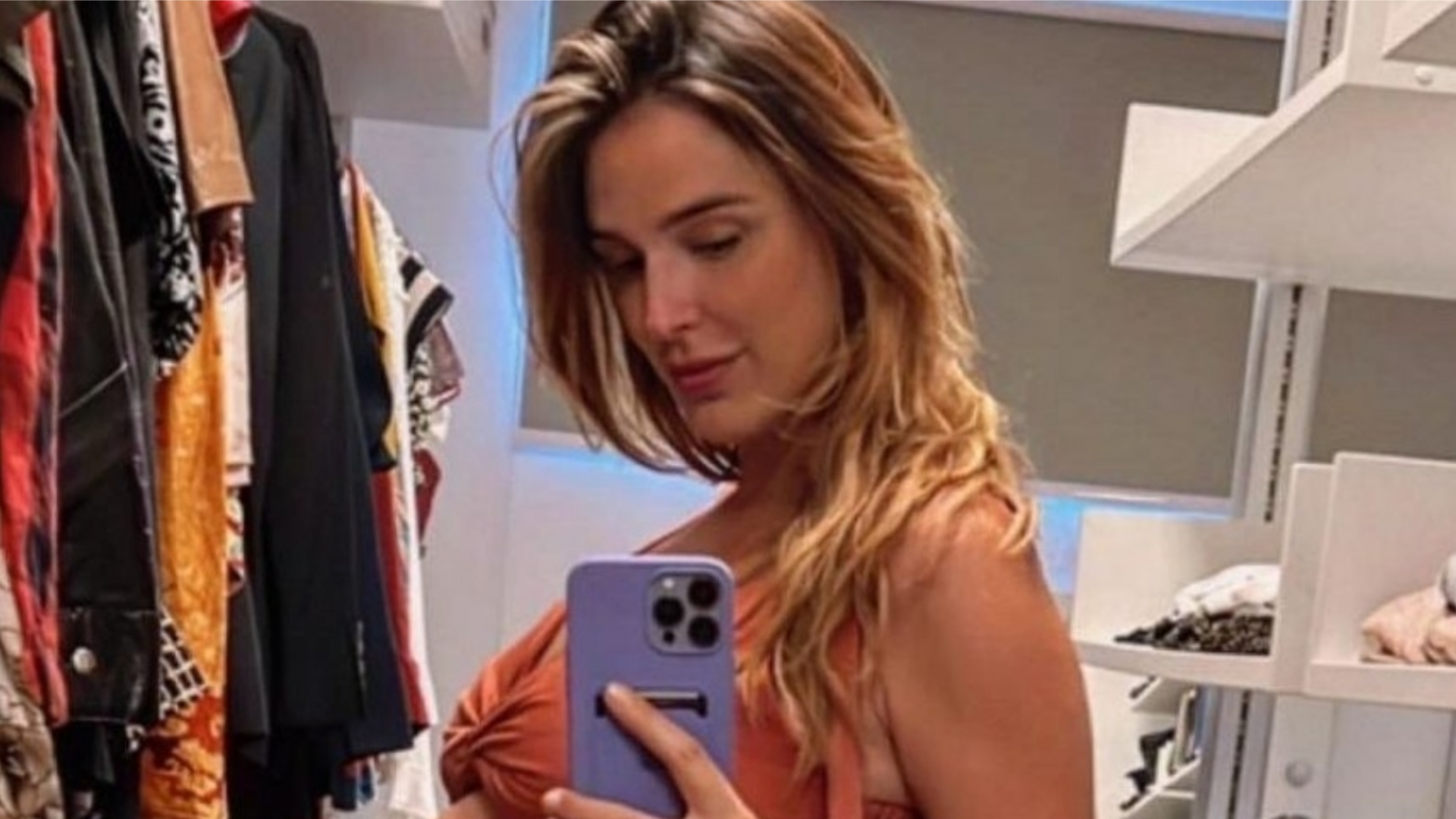 Rafa Brites exibe barrigão e comemora reta final da gravidez: “Tá acabando”