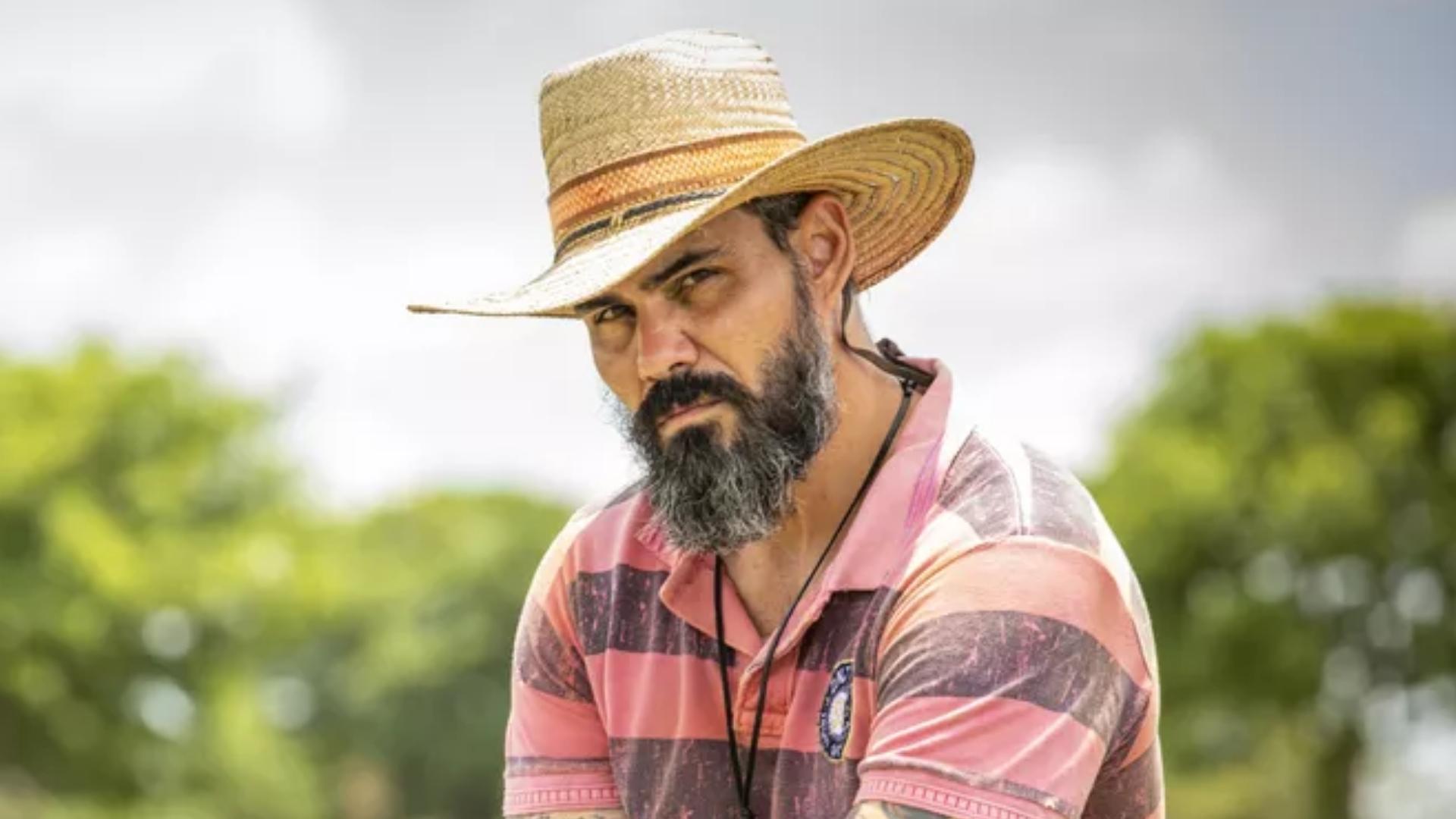 Remake Pantanal: Juliano Cazarré vive em triângulo amoroso entre mãe e filha