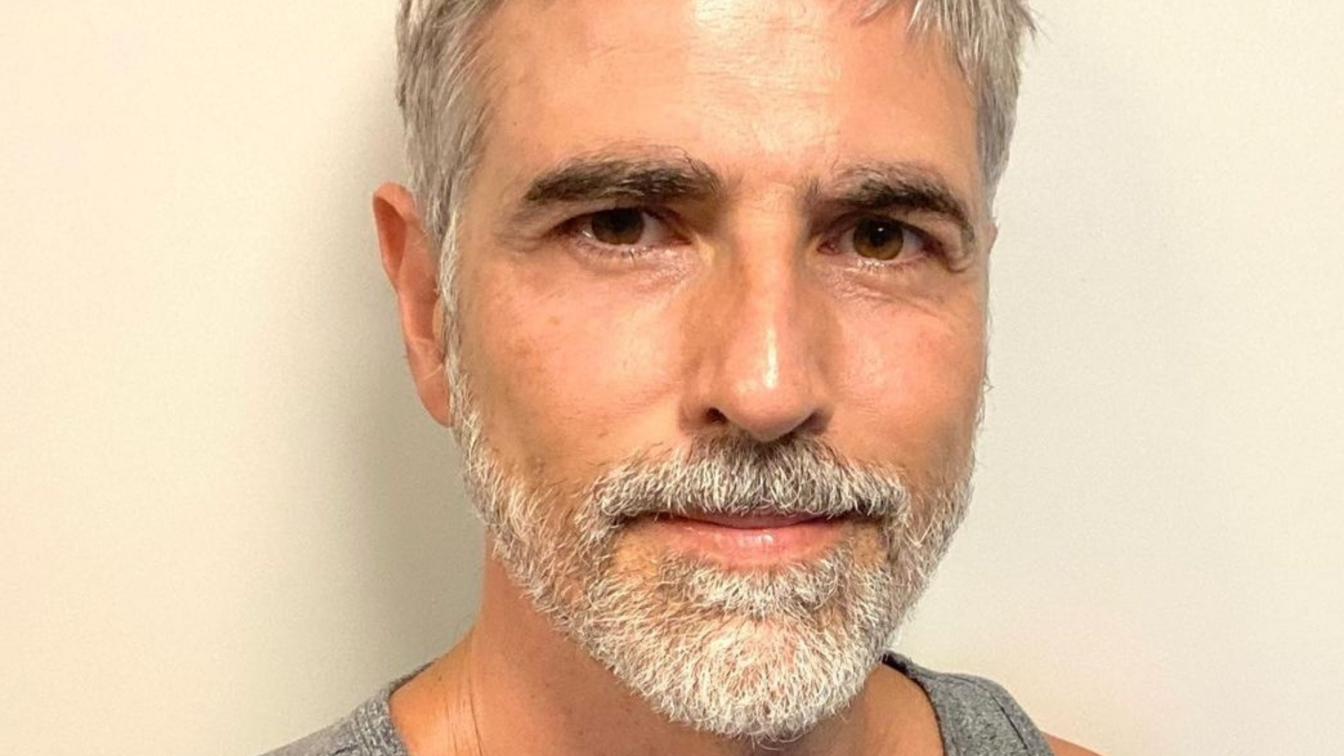 Reynaldo Gianecchini posta foto de mulher e faz mistério: “Novo affair”