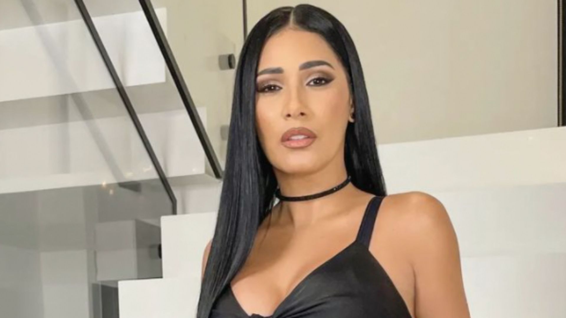 Solteira, Simaria coloca look picante e vai para noitada: “Mulher perfeita”