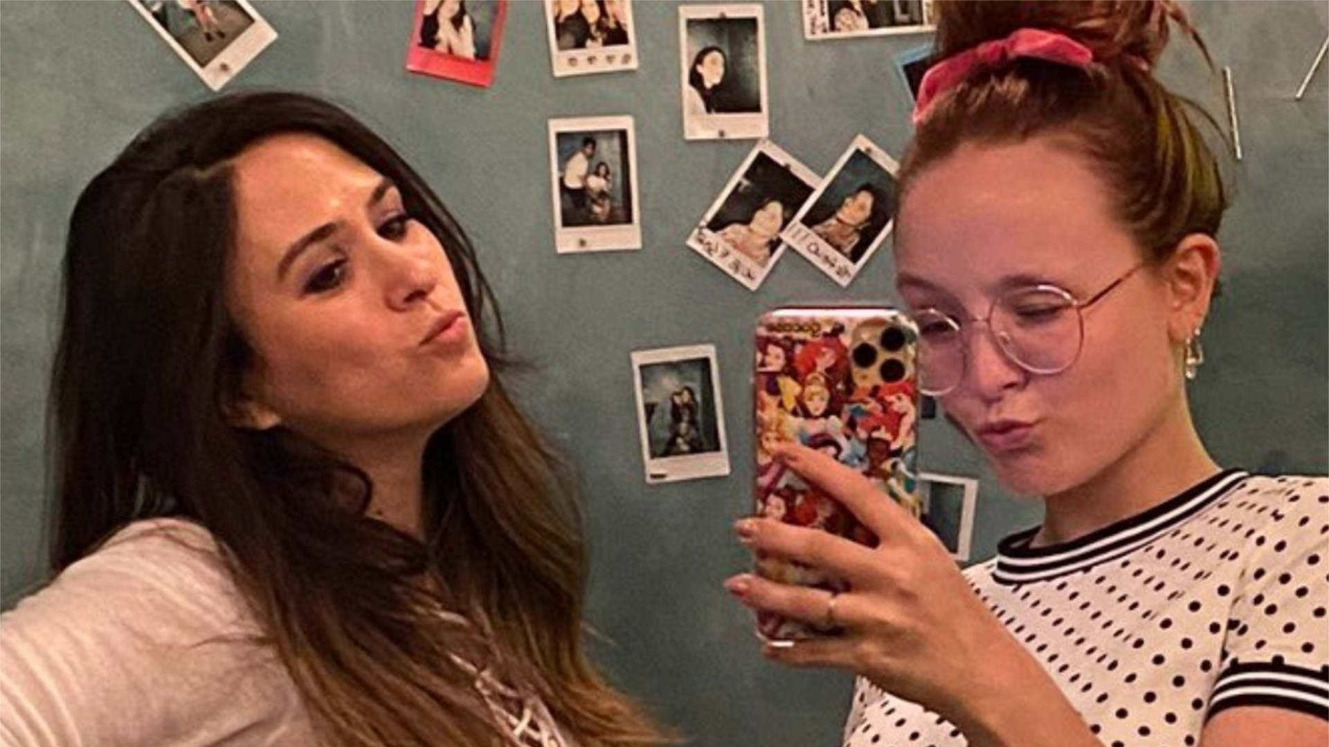 Tatá Werneck fala sobre ciúmes de Larissa Manoela com Rafa Vitti em novela